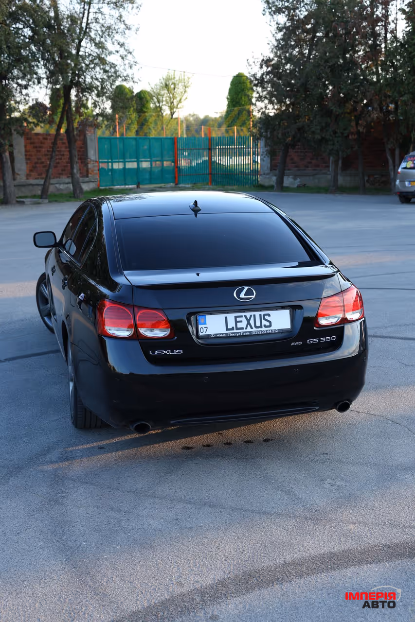 Lexus GS - фото 10
