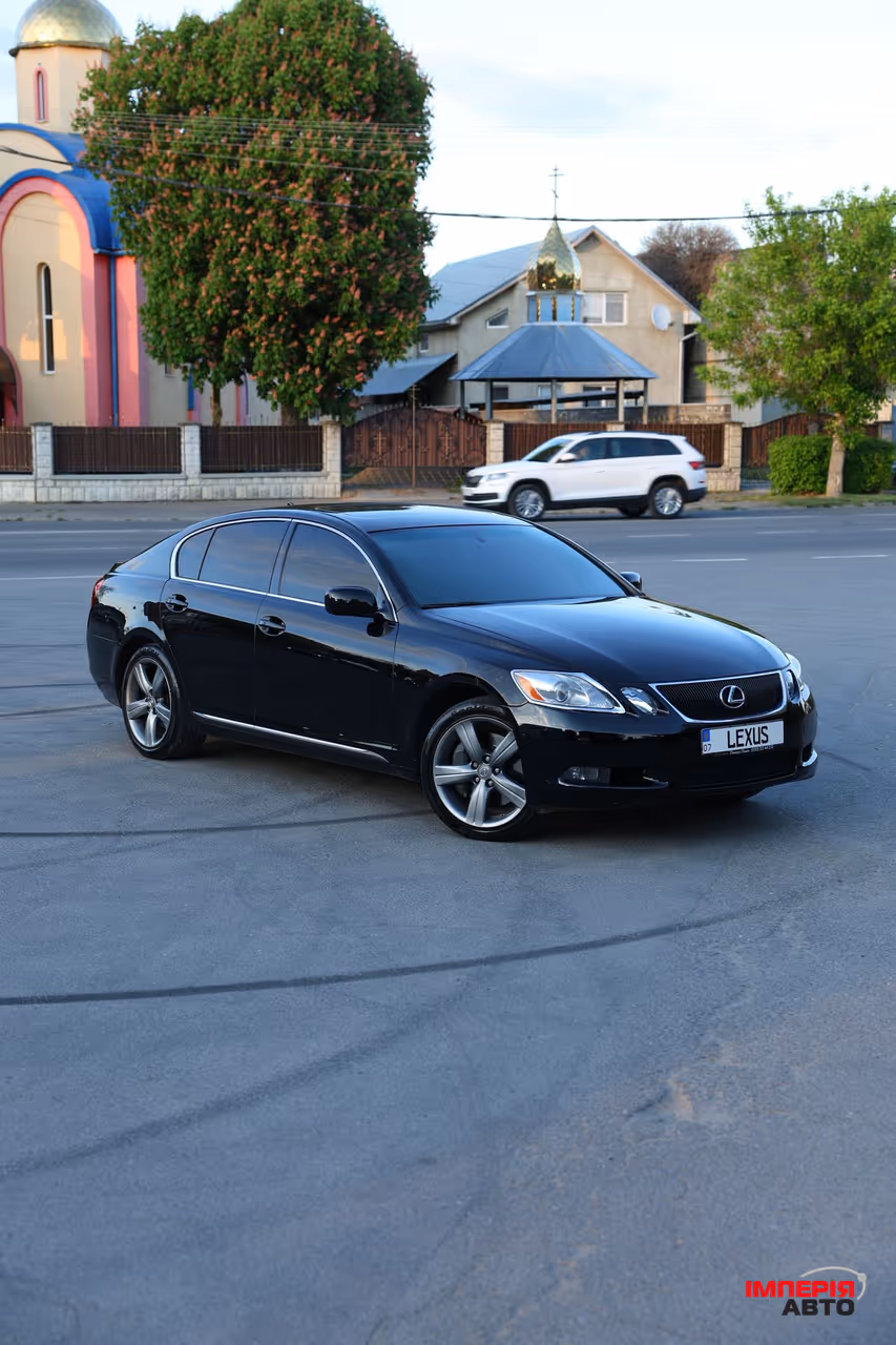 Lexus GS - фото 1