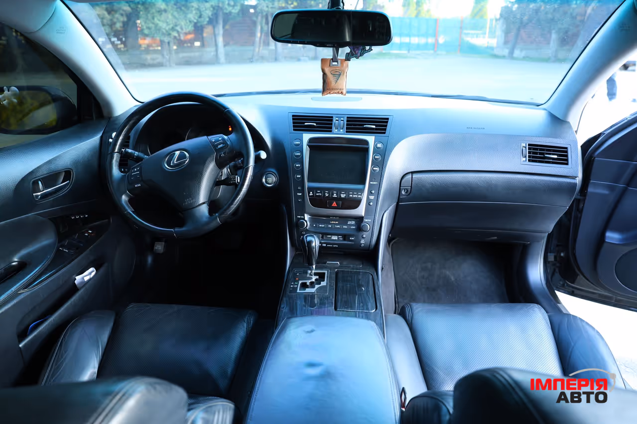 Lexus GS - фото 22