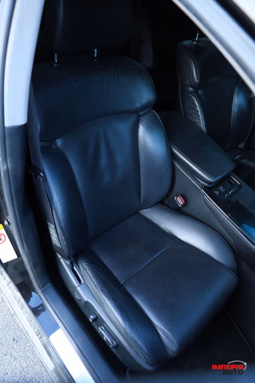 Lexus GS - фото 18