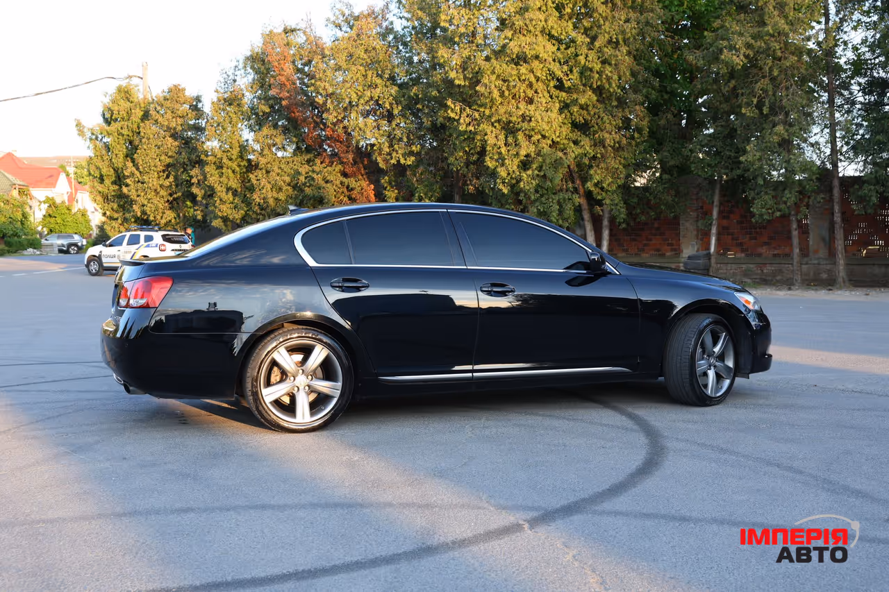 Lexus GS - фото 13