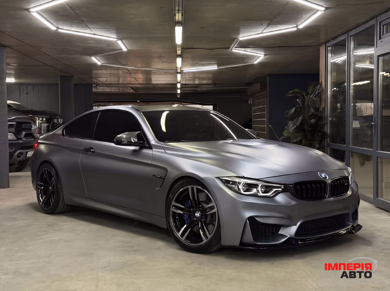 BMW M4 - фото 1