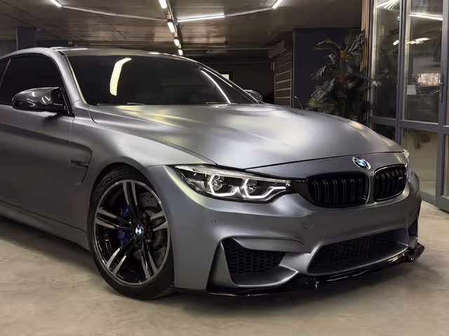 BMW M4 - фото 2