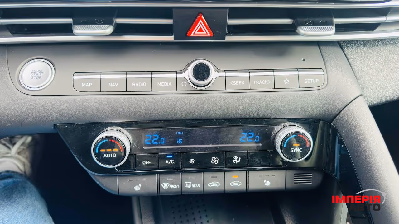 Hyundai Elantra - фото 17