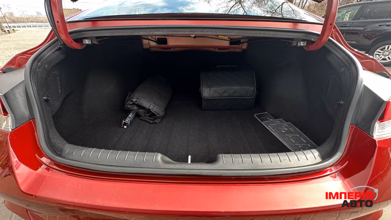Hyundai Elantra - фото 13