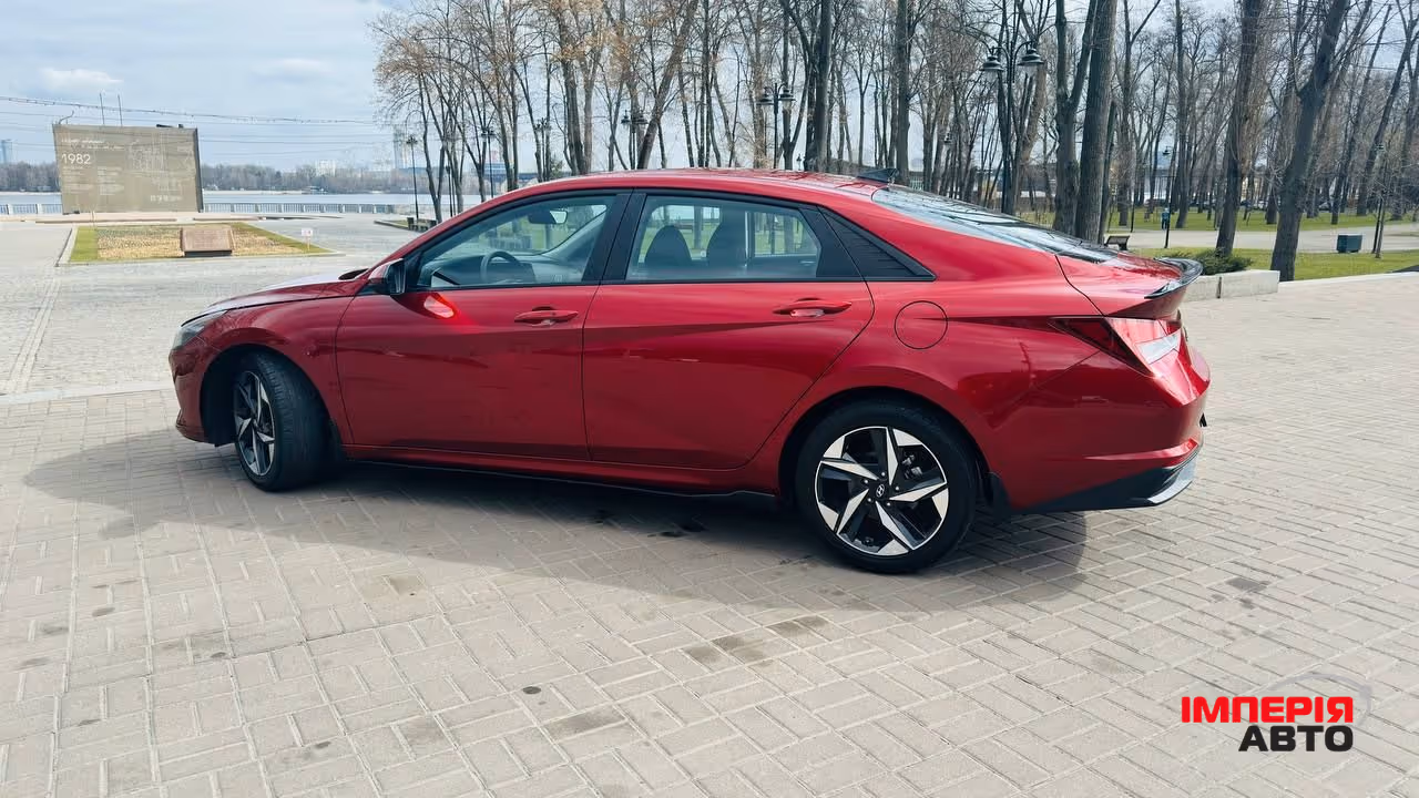 Hyundai Elantra - фото 8