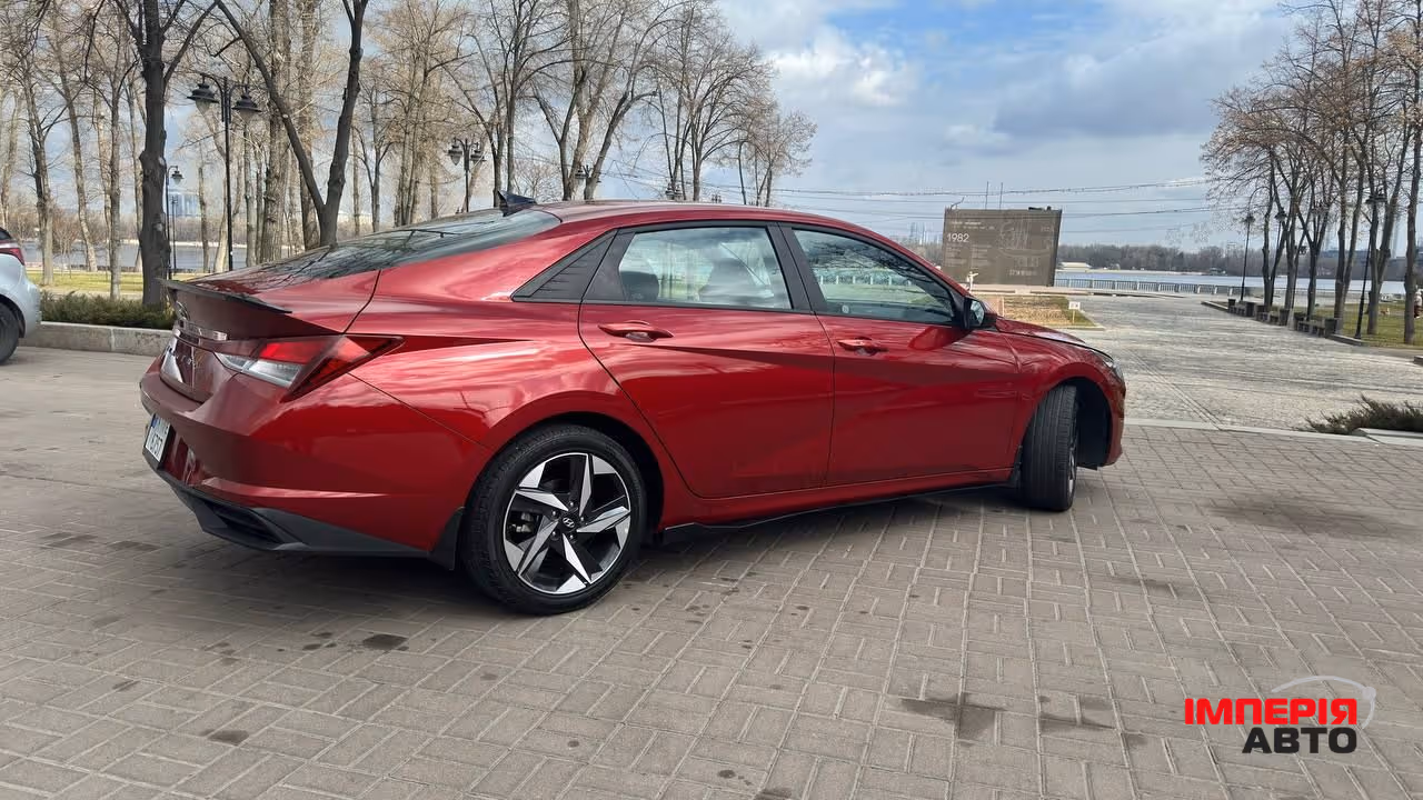 Hyundai Elantra - фото 9