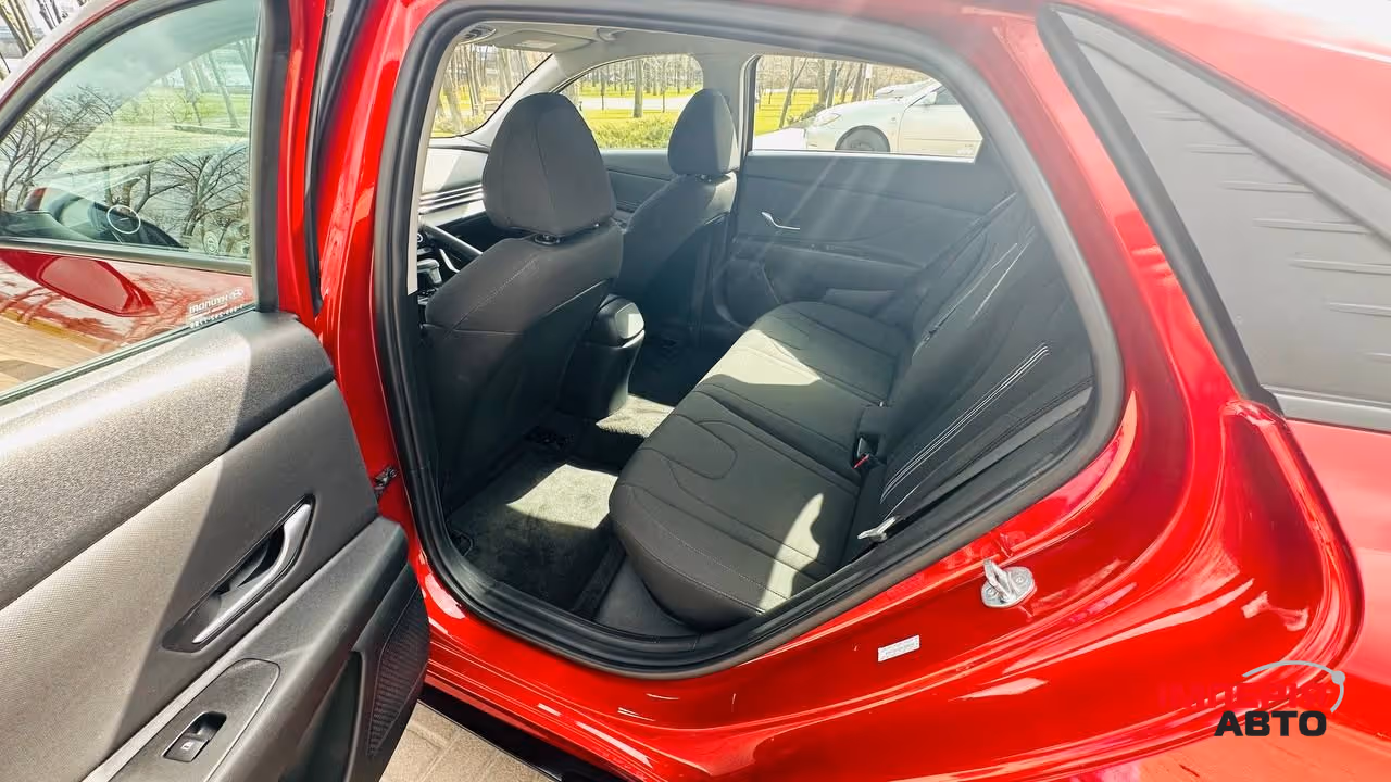 Hyundai Elantra - фото 31