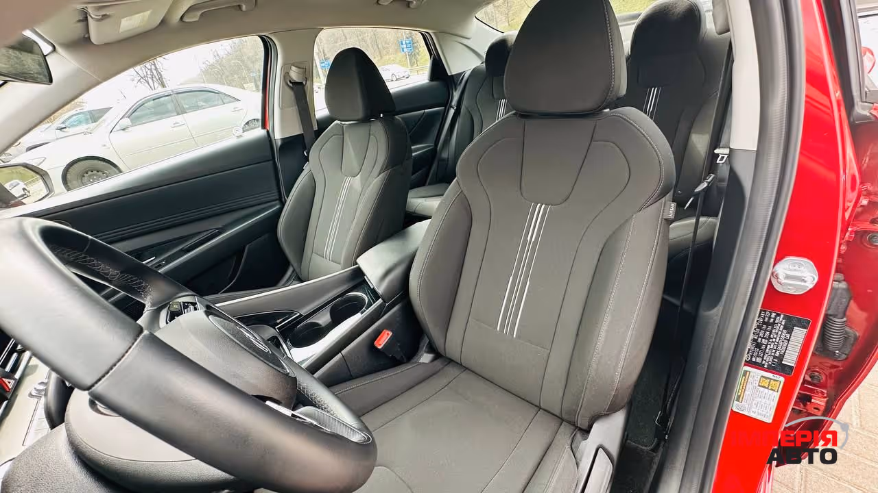 Hyundai Elantra - фото 16