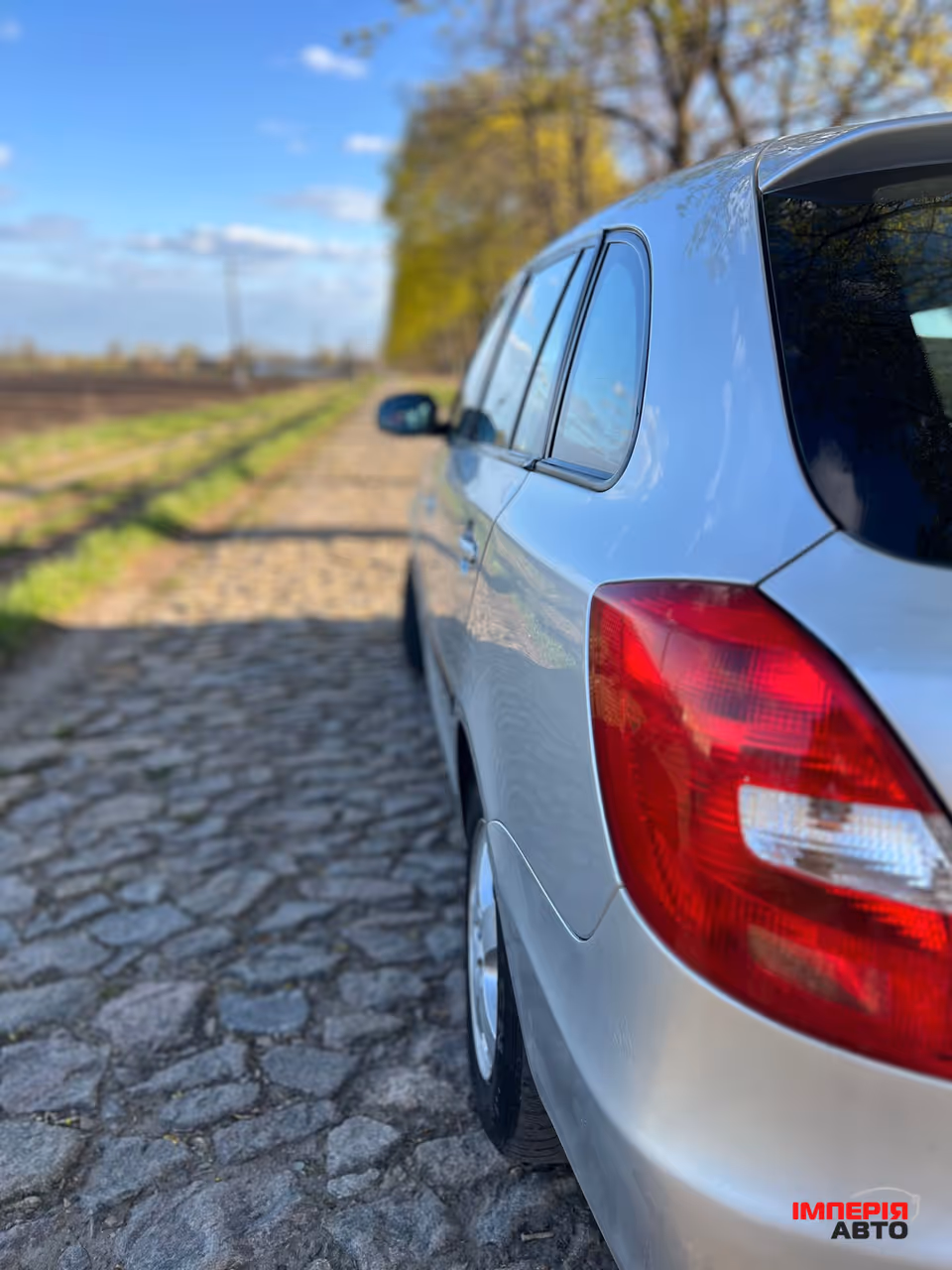 Skoda Fabia - фото 10