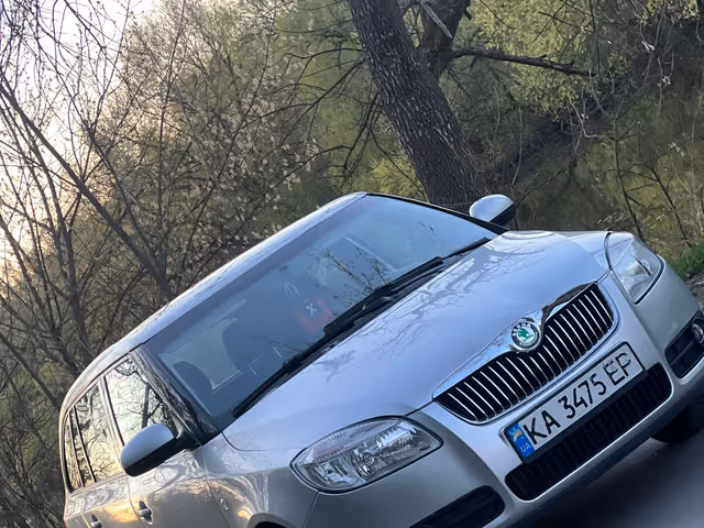 Skoda Fabia - фото 2