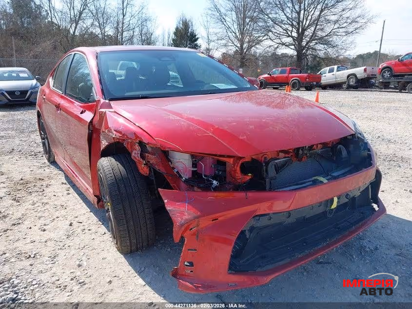 Toyota Camry - фото 3
