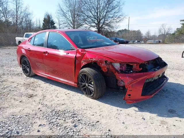Toyota Camry - фото 2