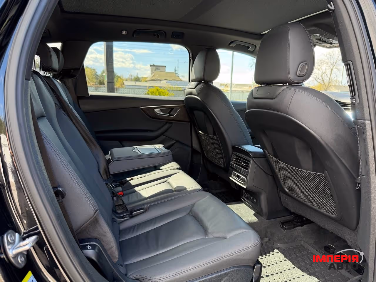 Audi Q7 - фото 25