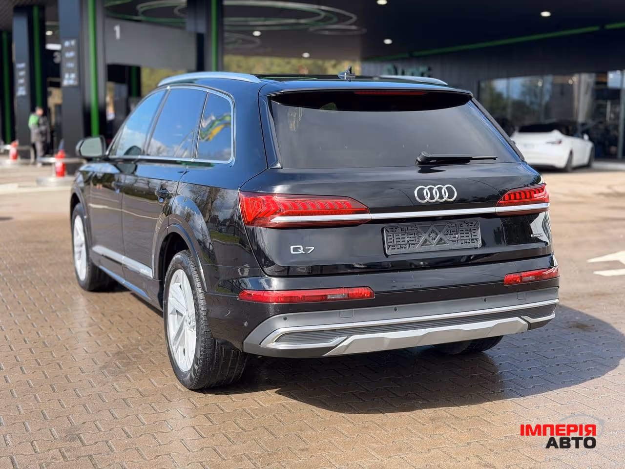 Audi Q7 - фото 14