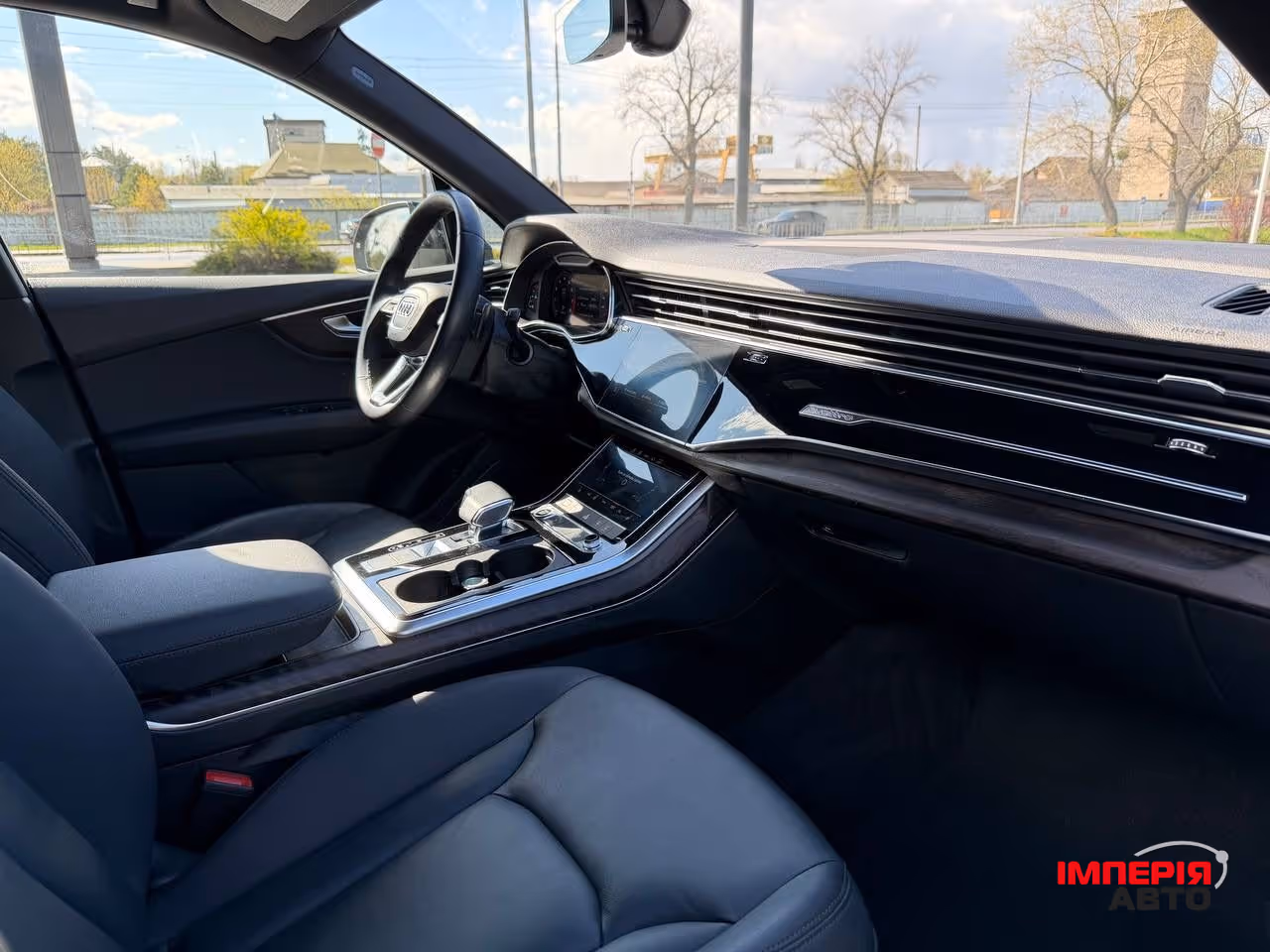 Audi Q7 - фото 32