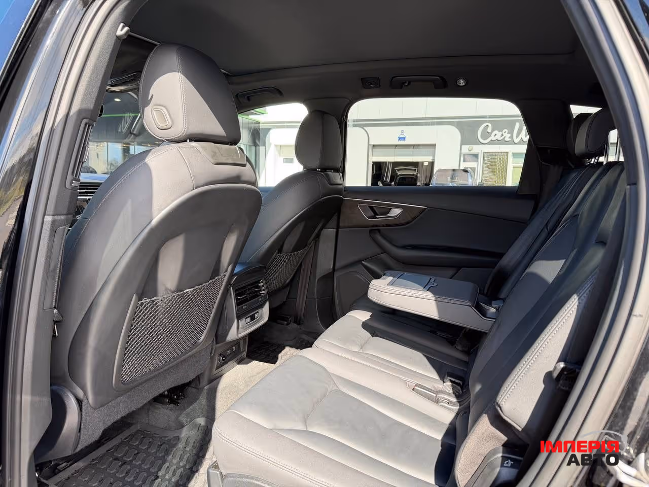 Audi Q7 - фото 26