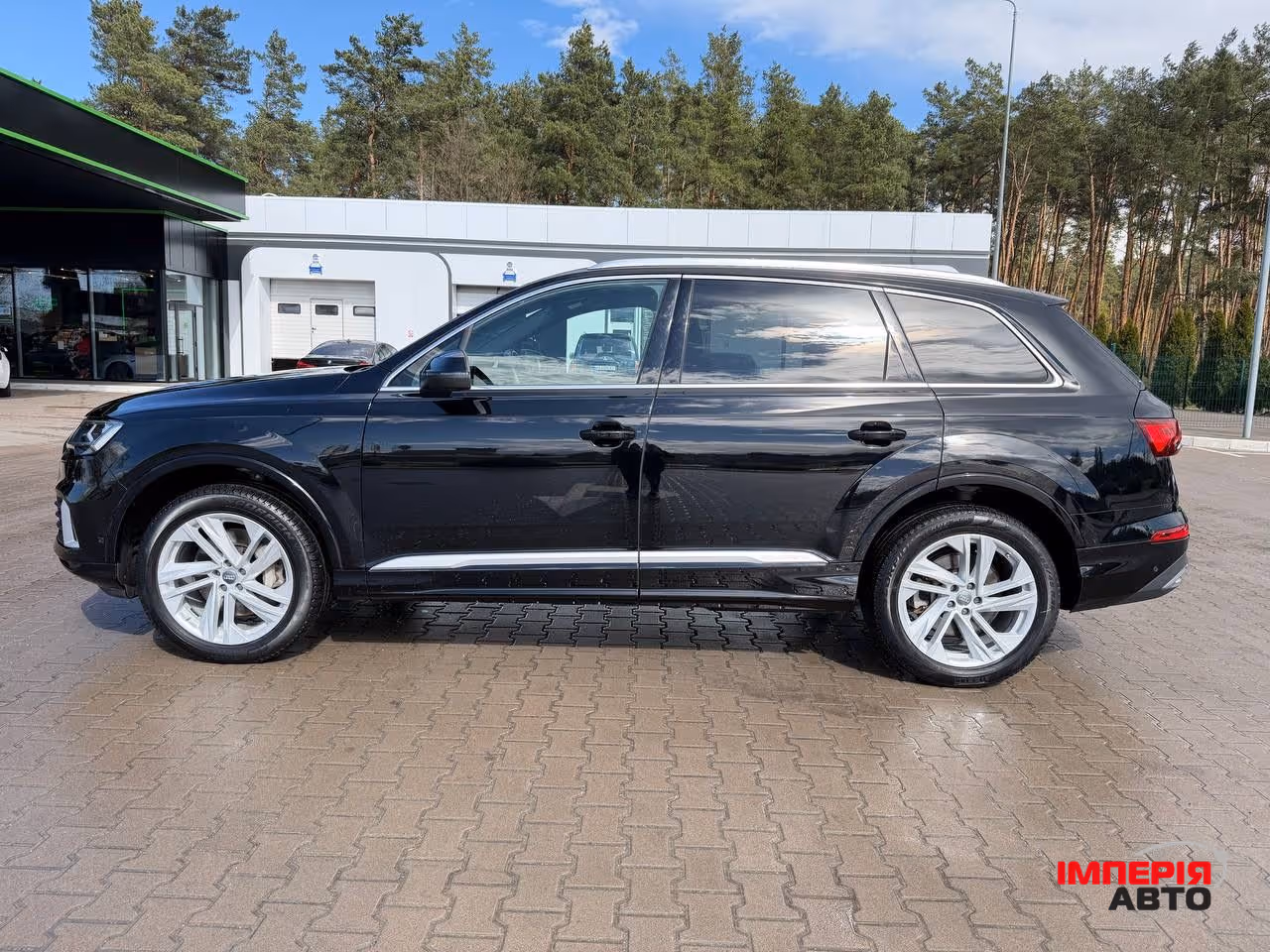 Audi Q7 - фото 17