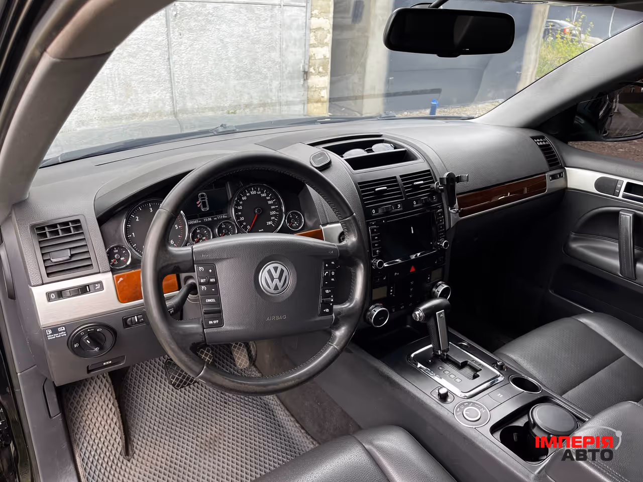 Volkswagen Touareg - фото 16