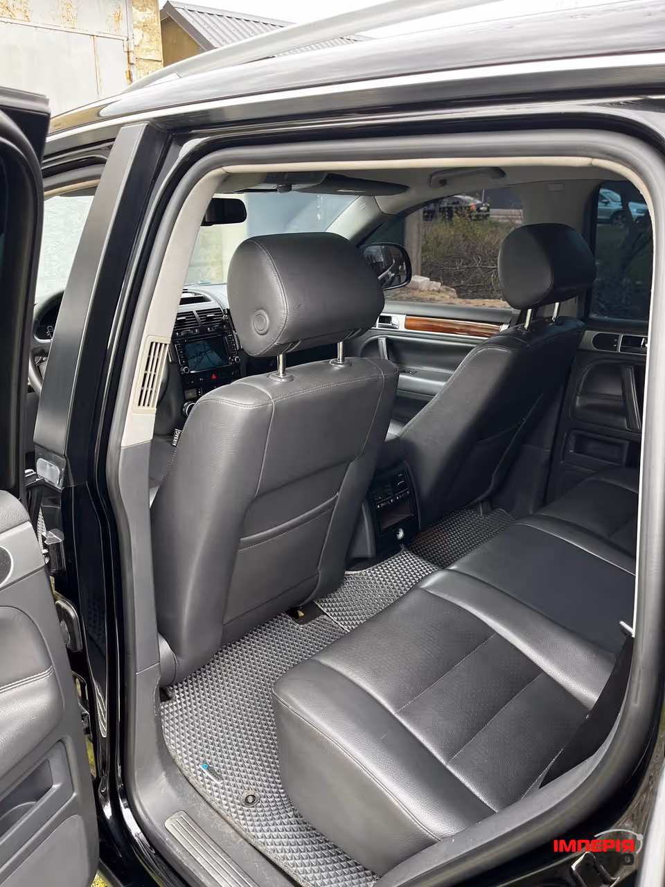 Volkswagen Touareg - фото 13