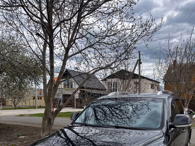 Volkswagen Touareg - фото 1