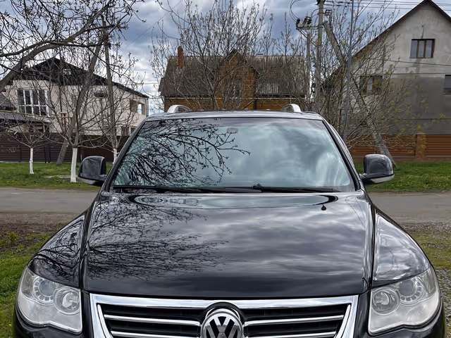 Volkswagen Touareg - фото 2