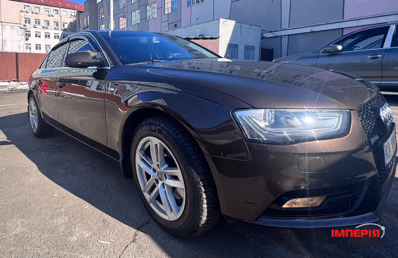 Audi A4 - фото 6