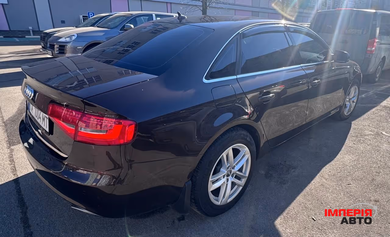 Audi A4 - фото 2