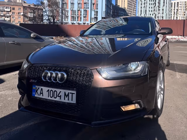 Audi A4 - фото 1