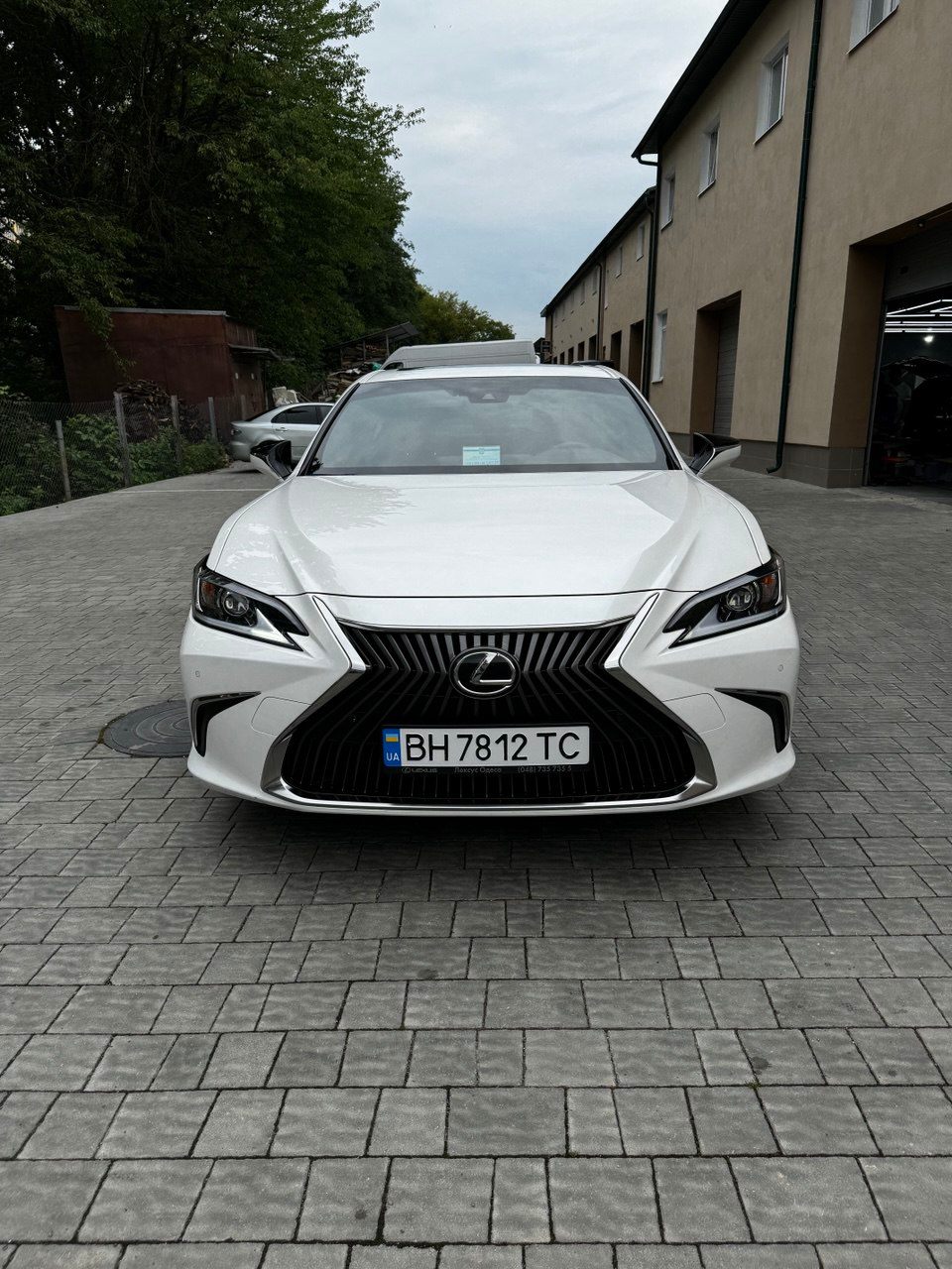 Lexus ES - фото 1