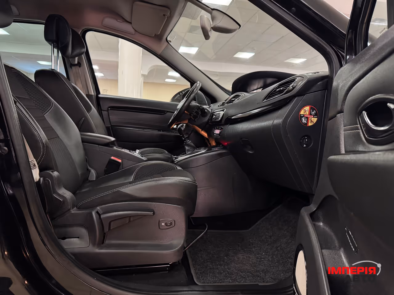 Renault Scenic - фото 6