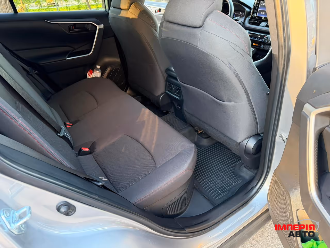 Toyota RAV4 - фото 26