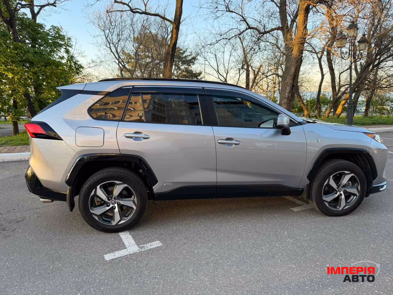 Toyota RAV4 - фото 3