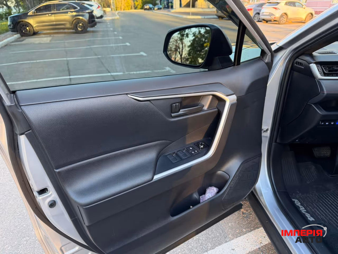 Toyota RAV4 - фото 24