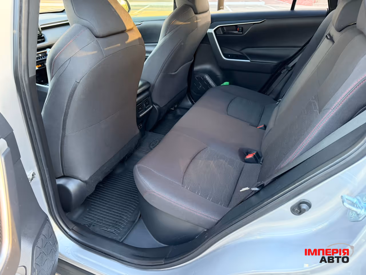 Toyota RAV4 - фото 25