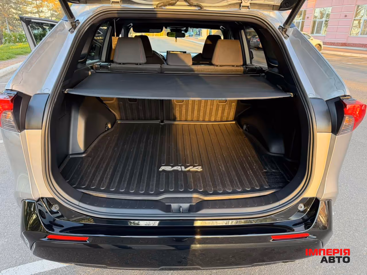 Toyota RAV4 - фото 32