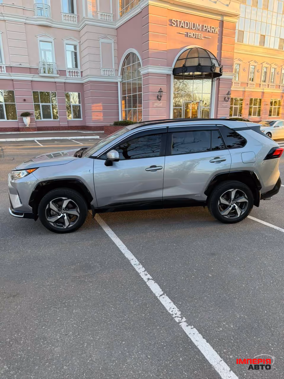 Toyota RAV4 - фото 7