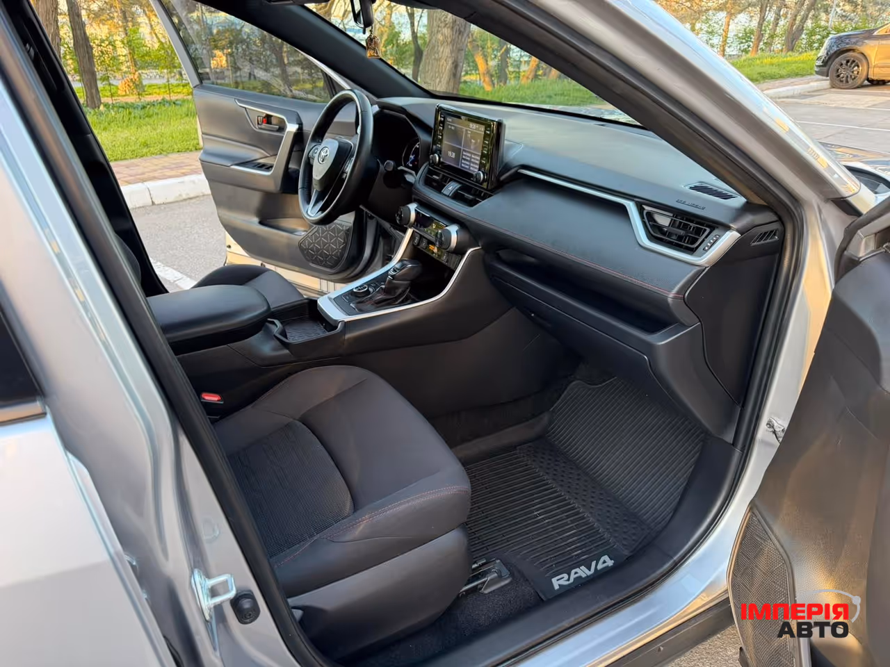 Toyota RAV4 - фото 28