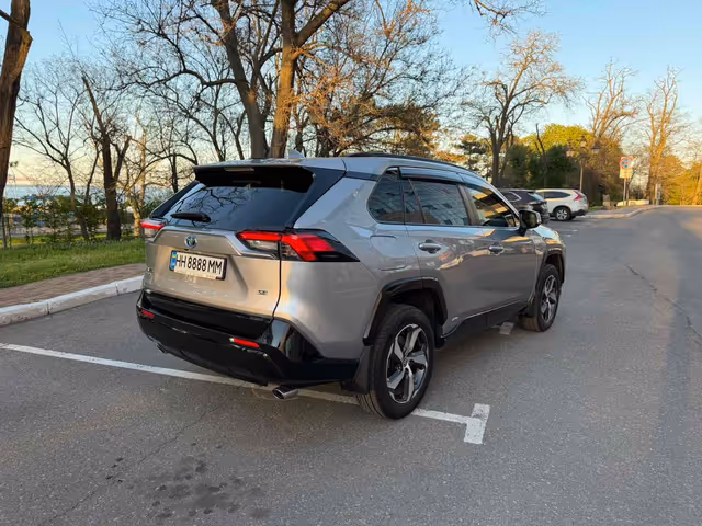 Toyota RAV4 - фото 5