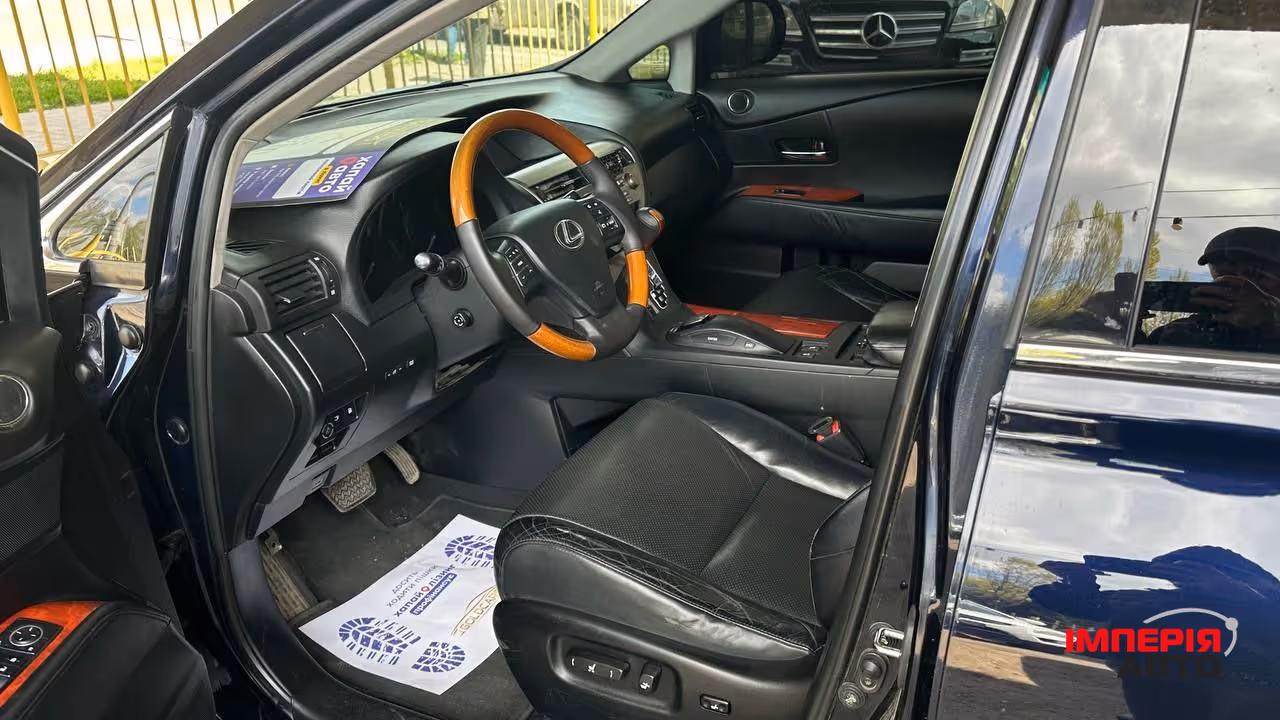 Lexus RX - фото 5