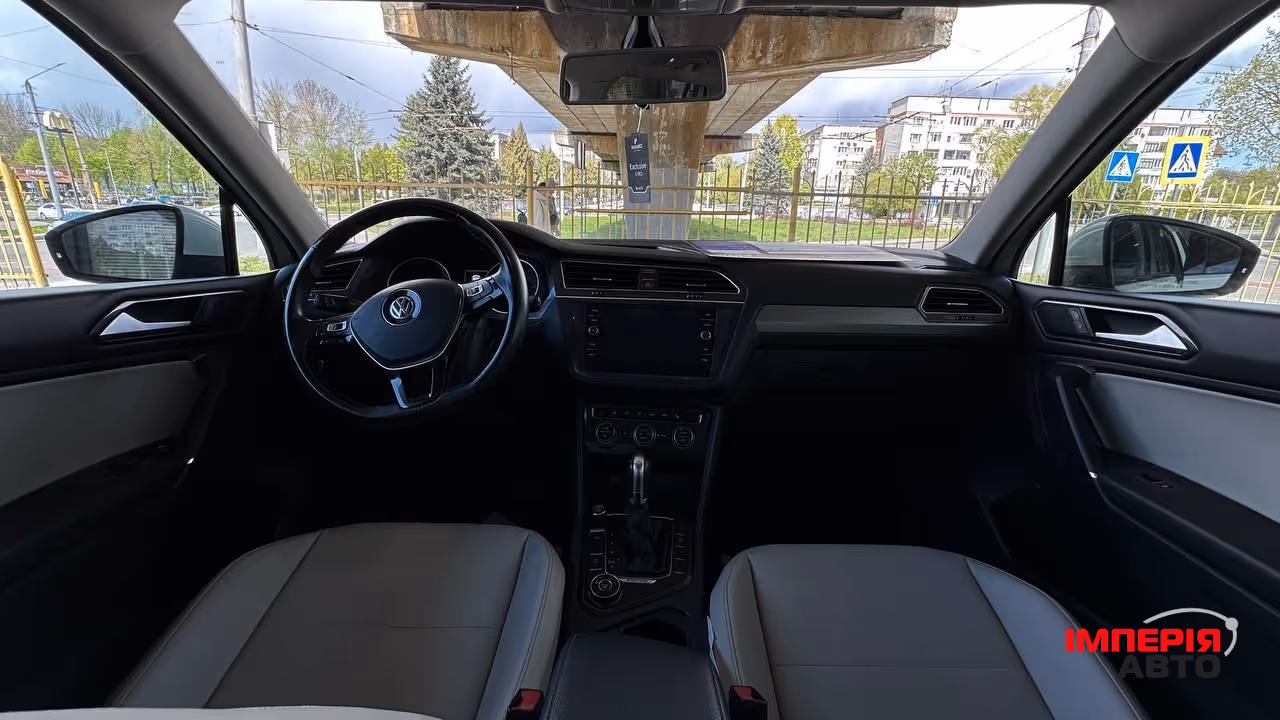 Volkswagen Tiguan - фото 3
