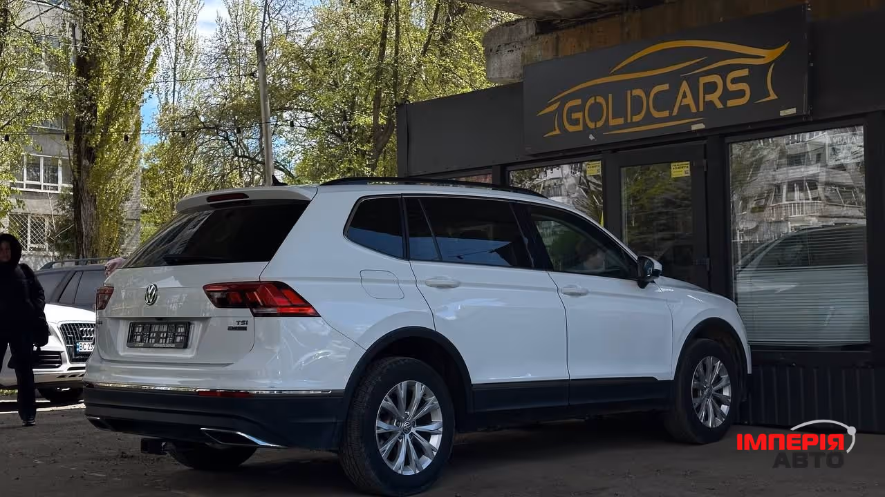 Volkswagen Tiguan - фото 9