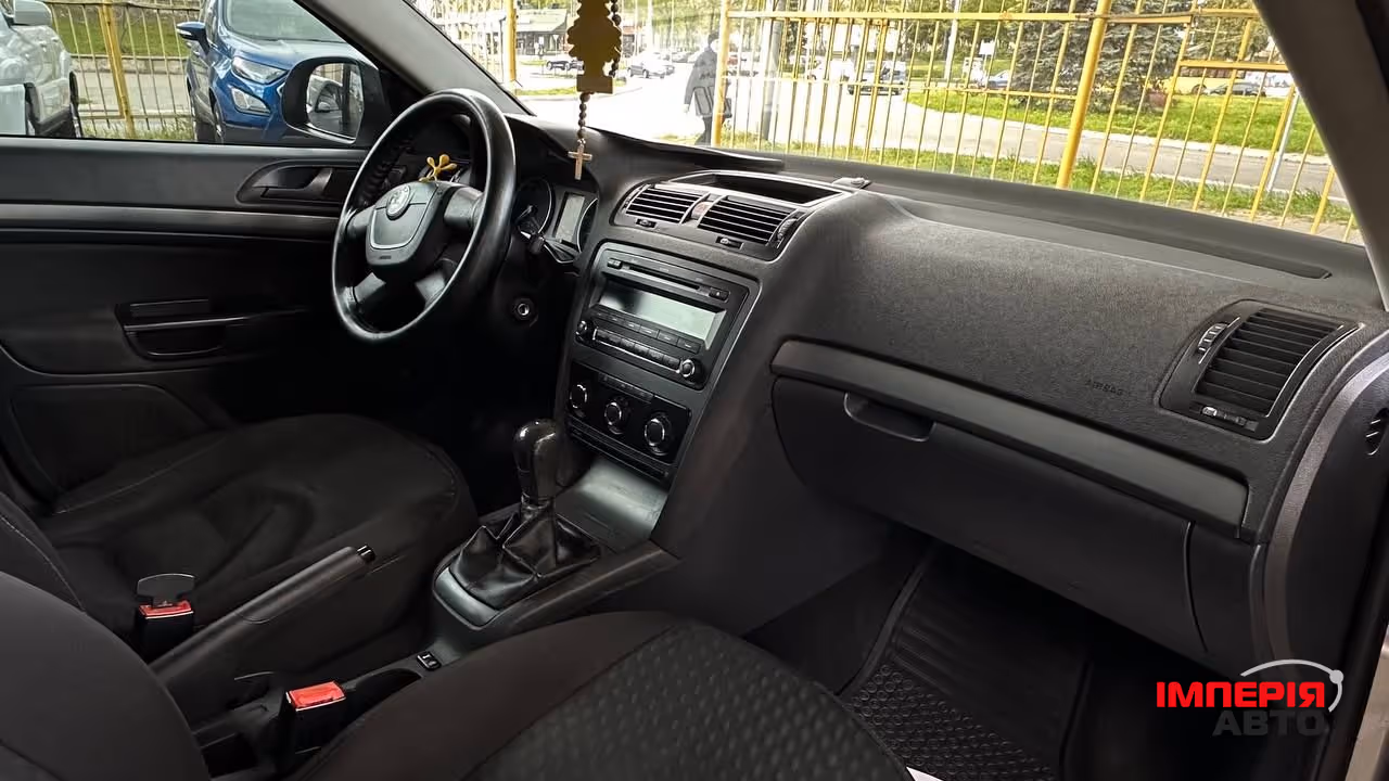 Skoda Octavia - фото 3