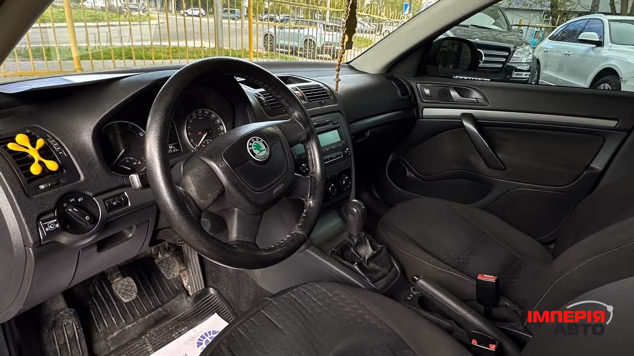 Skoda Octavia - фото 4