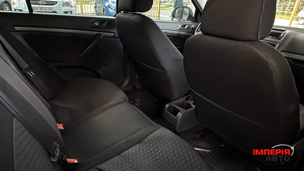 Skoda Octavia - фото 6