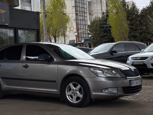 Skoda Octavia - фото 2