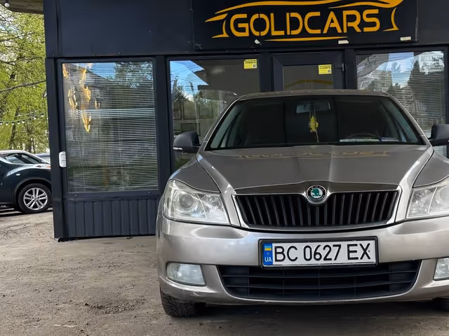 Skoda Octavia - фото 1