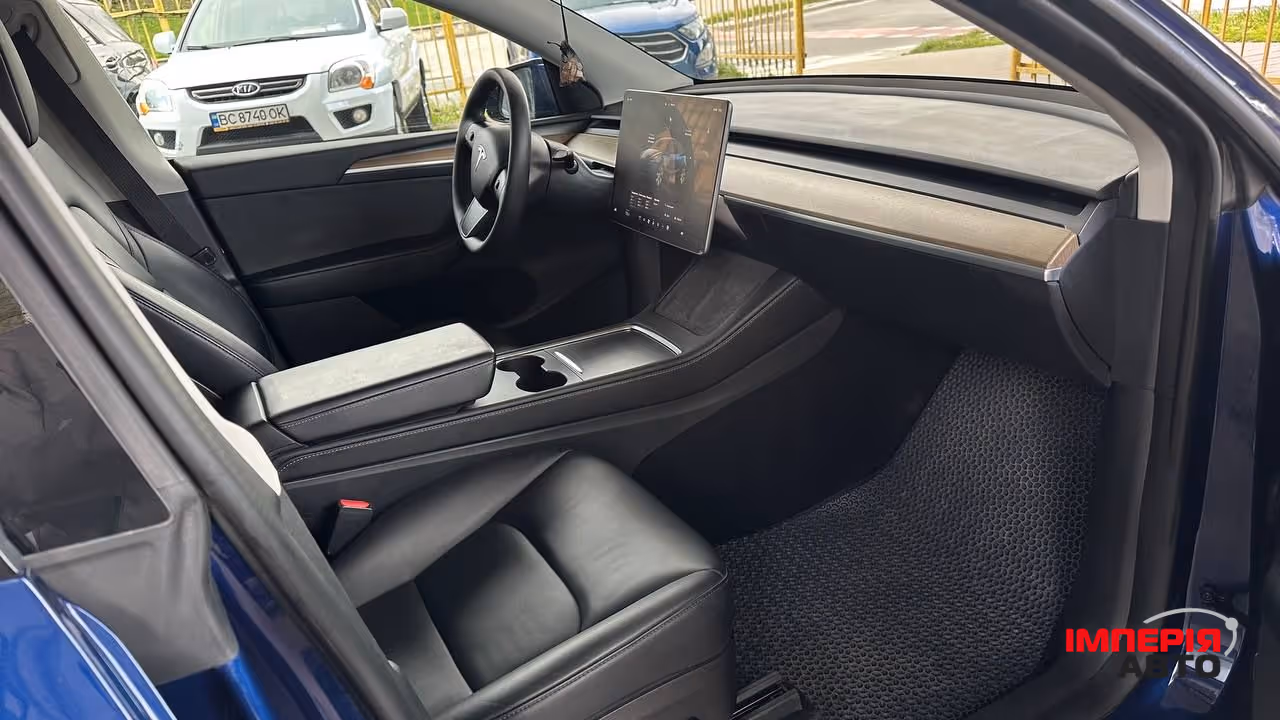 Tesla Model Y - фото 6