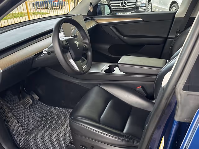 Tesla Model Y - фото 5