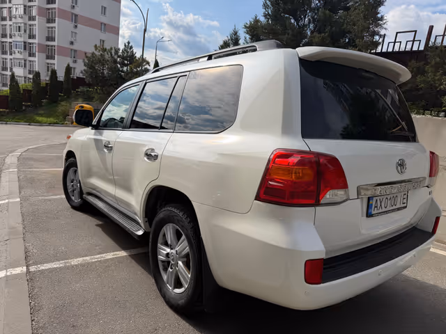 Toyota Land Cruiser - фото 3